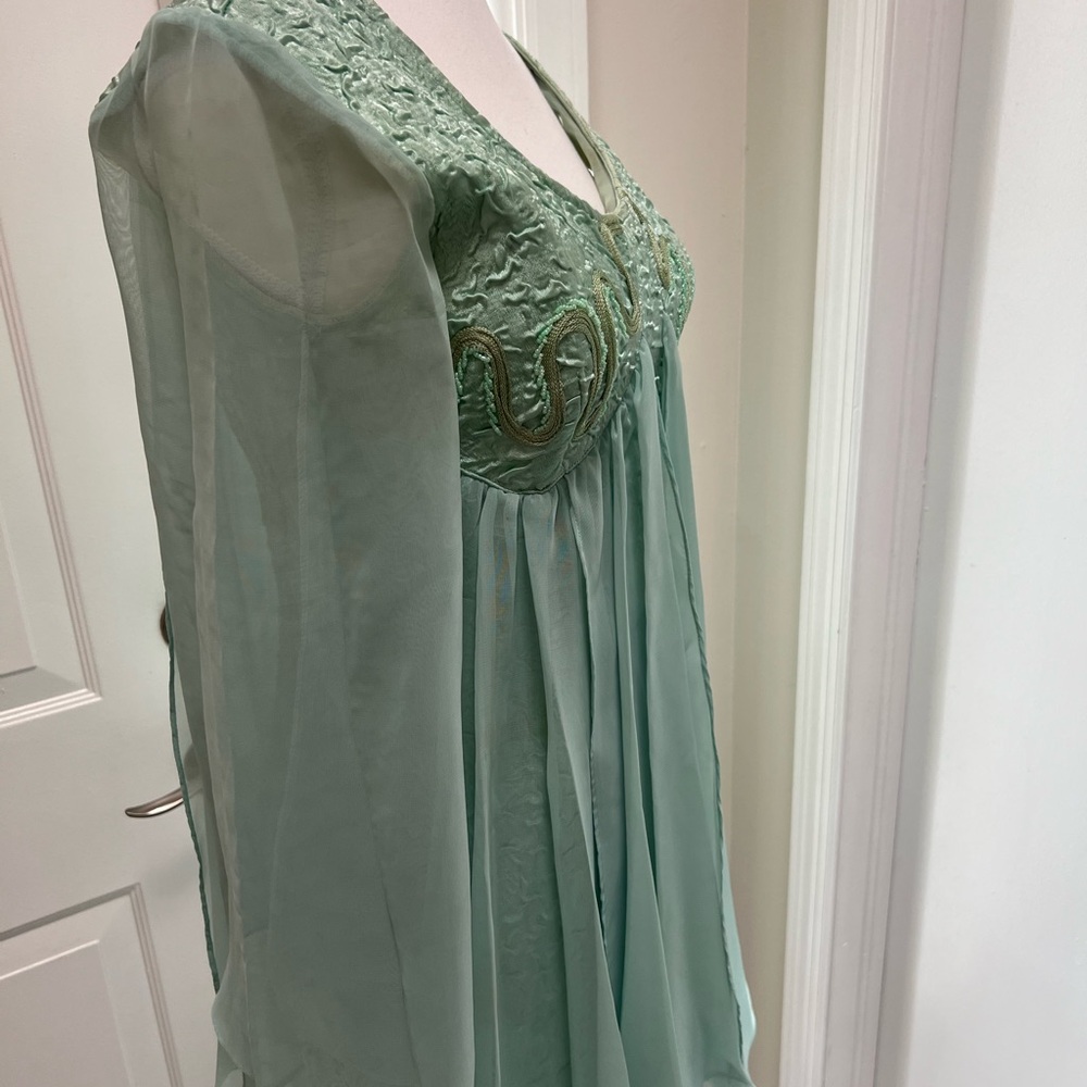 Stunning Satin Bodicon Dress with Beaded Bust&Flowing Chiffon Accents - Picture 7 of 15
